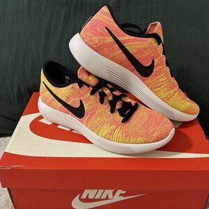 NEW Nike Flyknit Olympic OC LunarEpic Lunar Epic Volt Pink Womens 8.5 US 40 EUR
